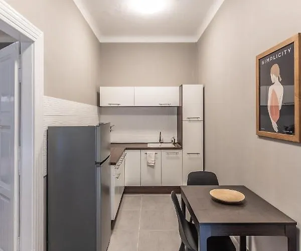 Studio Apart Odası